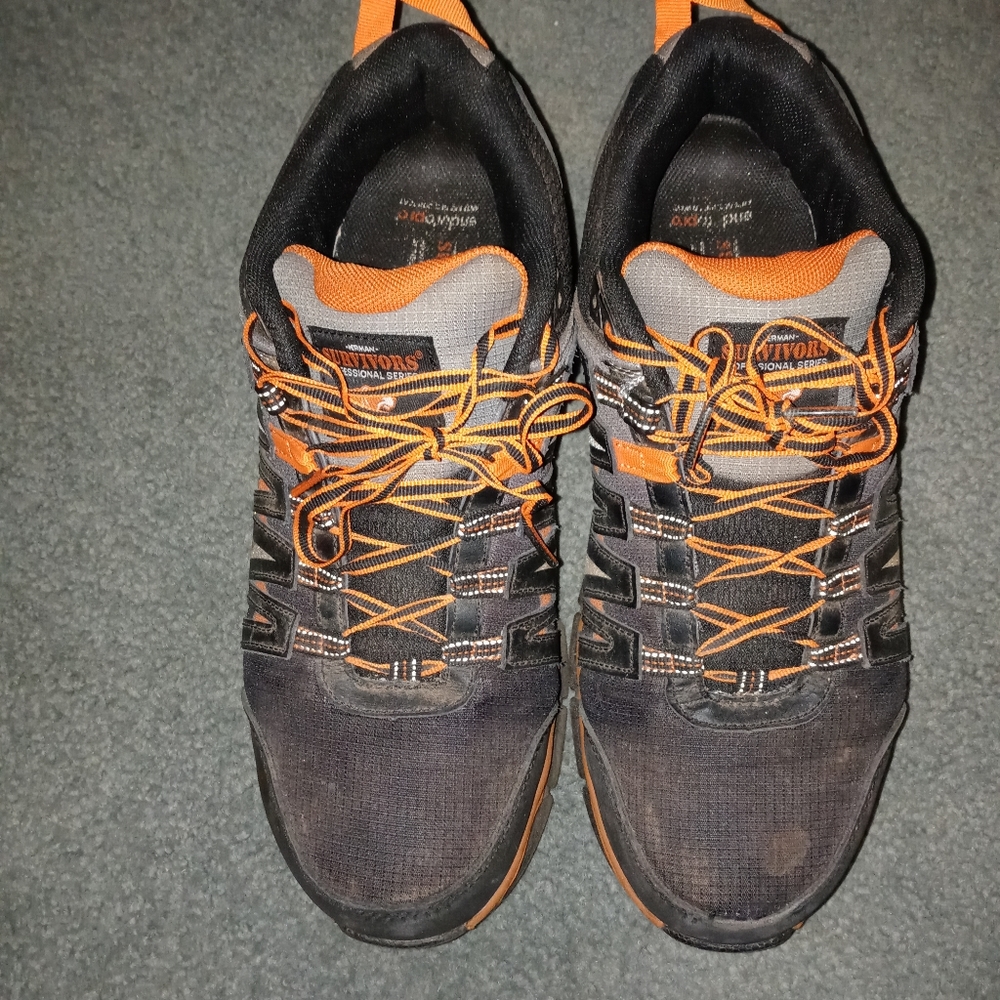 Steel toe tennis shoes